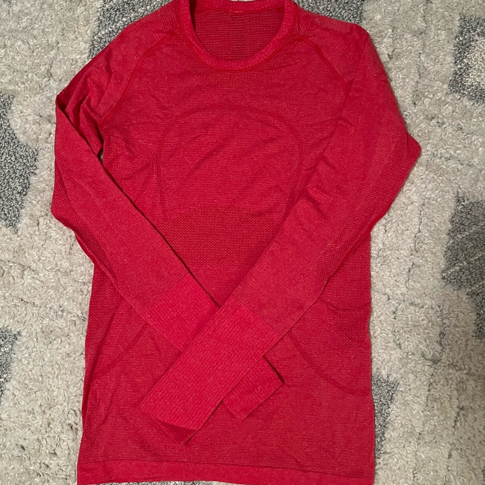 EUC Lululemon size 6 long sleeve Swiftly